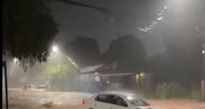 Brasil enfrenta onda de alagamentos: Santarém revive drama histórico com fortes chuvas causando pânico.VÍDEO