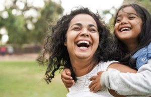 Dia da Felicidade está chegando: veja como estimular seu cérebro agora
