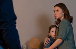 Filha liga da escola para o 190 e salva mãe de violência doméstica; padrasto preso