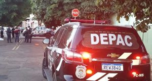 Mulher tem perna amputada após ser atropelada na Vila Carvalho; motorista fugiu