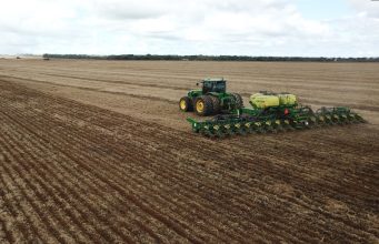 Excesso de chuvas dificultam plantio do milho e preocupam produtores de cidades do Nortão/MT e outras