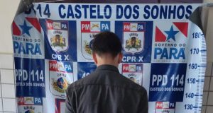 Jovem é preso com 15 celulares furtados ao tentar fugir de ônibus em Castelo de Sonhos