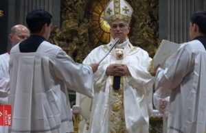 O Papa: ressuscitados com Cristo, podemos dar vida a um mundo novo, de paz e de unidade