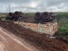 NORTE MT: Carreta tomba e derrama carga de calcário na BR-163 na manhã desta segunda-feira(20)