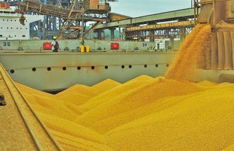 Guerra, inflação e clima sacodem o agro