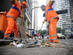 Piso salarial de R$ 3 mil para garis, aprovado pela Câmara, chega ao Senado