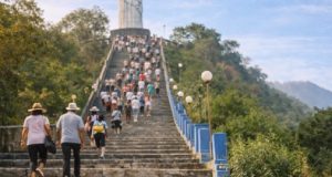 PEREGRINAÇÃO TERMINA EM TRAGÉDIA: infarto durante subida da ‘Escadaria da Fé’ com mais de 1.200 degraus mata músico