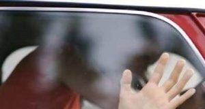 Casal é preso pela prática de sexo dentro de veículo estacionado em via pública