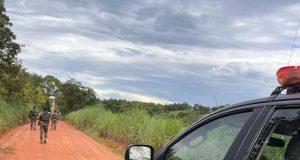 Supeito de estupro e assassinato de jovem morre em confronto com a polícia neste fim de semana