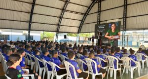 Colíder reúne mil estudantes em palestra sobre protagonismo juvenil e projeto de vida