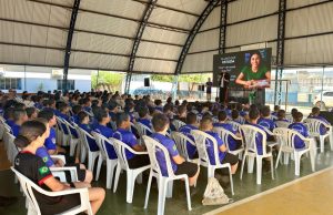 Colíder reúne mil estudantes em palestra sobre protagonismo juvenil e projeto de vida