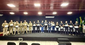 Policiais que participaram da Operação Caronte em Colider são homenageados pela Câmara Municipal