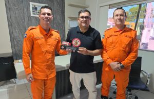 COLIDER: Luciano Milani recebe reconhecimento da Companhia de Bombeiros por apoio à Corrida Homens do Fogo