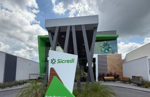 34 anos da Sicredi Grandes Rios: em comemoração ao aniversário, cooperativa promove feirão de veículos e outras ações especiais para associados