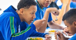 ATENÇÃO, CANTINEIROS! Venda de refrigerante, bala e salgadinho agora são proibidos nas escolas estaduais de MT