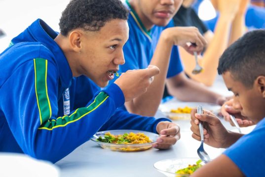 ATENÇÃO, CANTINEIROS! Venda de refrigerante, bala e salgadinho agora são proibidos nas escolas estaduais de MT