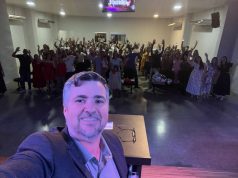 Entre lágrimas e gratidão: Pastor Vagner é homenageado pelos mais de 06 anos de dedicação, fé e transformação de vidas em Colider