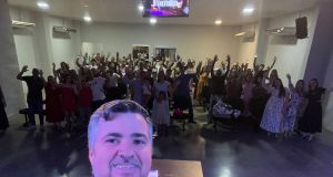Entre lágrimas e gratidão: Pastor Vagner é homenageado pelos mais de 06 anos de dedicação, fé e transformação de vidas em Colider