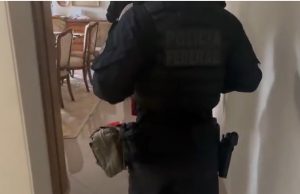 VENDA DE SENTENÇA: Polícia Federal encontra fuzil, pistola e Rolex em operação deflagrada nesta segunda-feira(08)VÍDEO