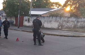 Motociclista fica ferido após colisão com Corolla Cross em avenida de Colíder