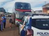 Homem tenta matar passageiro com faca dentro de ônibus em rodoviária de MT