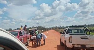 Homens armados invadem fazenda matam três pessoas e deixam duas feridas