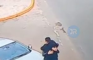 COMPAIXÃO: motoristas se abraçam após batida de carro na rua e lição de empatia viraliza nas redes; vídeo