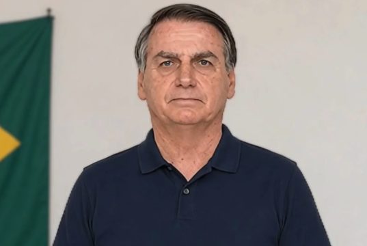 Convenção de Flávio tem vídeo de Jair Bolsonaro gerado por IA; veja