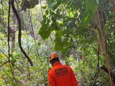 Mulher ferida durante trilha em área de difícil acesso é resgatada pelo Corpo de Bombeiros