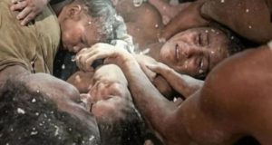Mãe com 03 filhos ficam 11 dias entre os escombros: com leite materno alimentou e derrotou a morte