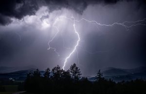 ALERTA DE TEMPESTADE NO RIO GRANDE DO SUL: previsão é de chuva intensa, ventos fortes e granizo nesta segunda(27)