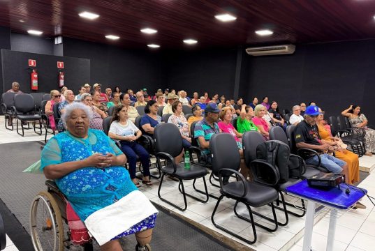 Secretaria de Assistência Social e Judiciário orientam idosos de Colíder sobre direitos, prevenção e denúncia da violência doméstica