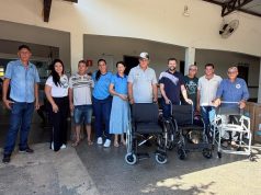 Prefeitura de Colíder e Câmara de Vereadores entregam cadeiras de rodas e de banho à Casa do Peregrino