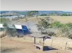 TRAGÉDIA: quatro pessoas da mesma família morrem após carreta tambar e atingir camionete.VÍDEO