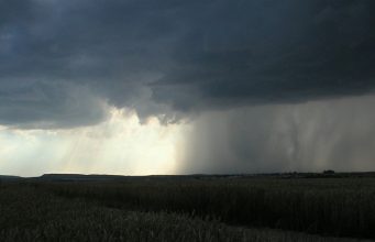 TEMPESTADE: Ciclone extratropical pode intensificar ventania com granizo e chuva forte no RS