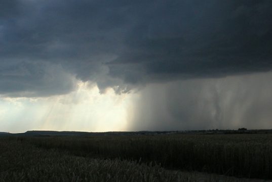 TEMPESTADE: Ciclone extratropical pode intensificar ventania com granizo e chuva forte no RS