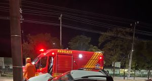NORTÃO MT: homem colidi veículo em um poste de iluminação e recebe socorro dos Bombeiros