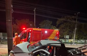 NORTÃO MT: homem colidi veículo em um poste de iluminação e recebe socorro dos Bombeiros