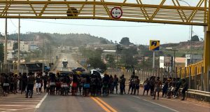 Indígenas bloqueiam na manhã de hoje(25) a BR-163 em Novo Progresso e interrompem trânsito no sentido Mato Grosso