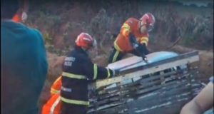 NORTÃO MT: bombeiros retiram com vida homem preso às ferragens de veículo em acidente de transito