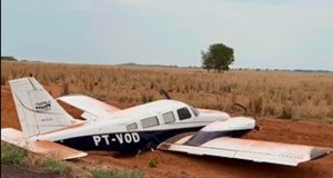Avião que transportava Júlio Campos faz pouso forçado em rodovia de MT