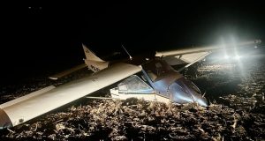Queda de avião monomotor às margens de rodovia em MT deixa piloto e passageiro feridos