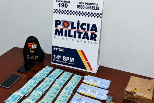 Ex-vereador é detido com envelopes com dinheiro, santinhos e agenda com nomes e valores em MT